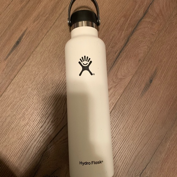 White 25oz Hydro flask